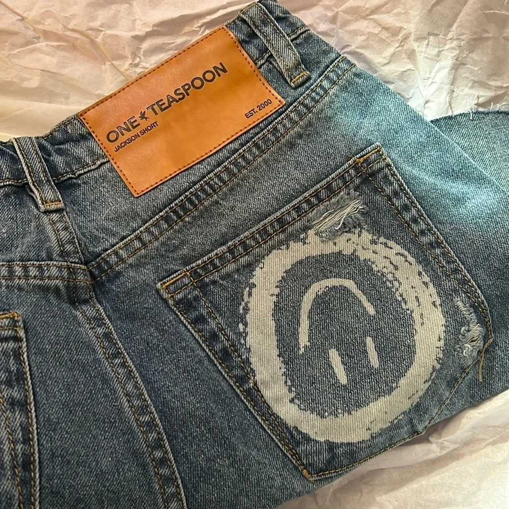 NWT ONE TEASPOON Jacksons Mid Waist Wide Leg Denim Shorts - Pacifica size 25